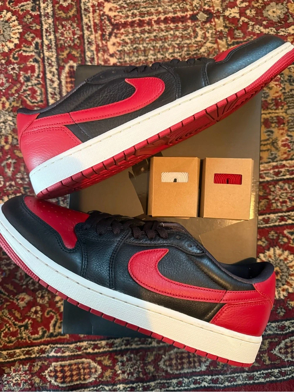 Jordan 1 Retro Low OG Banned -  Sneakers Black and Red
